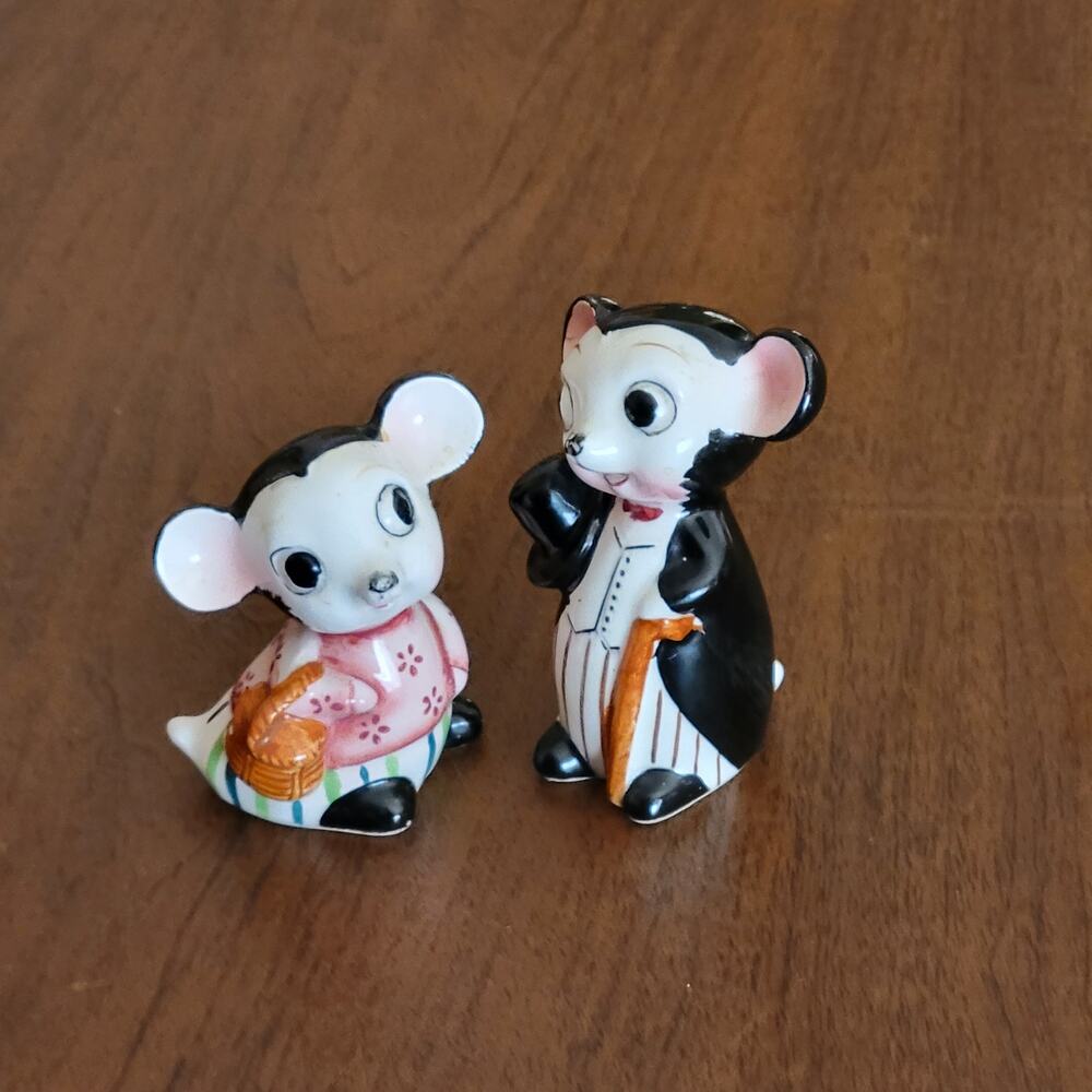 Vintage  Mice Salt and Pepper shakers. Made in Japan